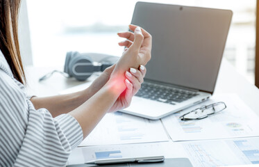 wrist injury from typing