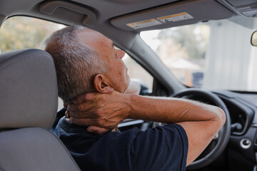 man with neck car accident injury